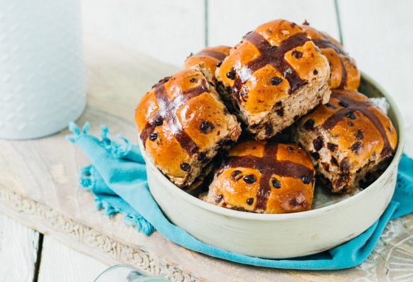 Chocolate-Chip-Hot-Cross-Buns